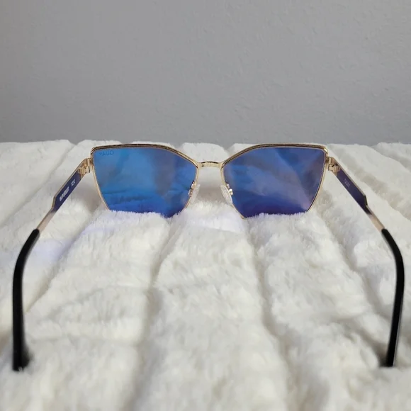 QUAY // ltd ed retro-mod cateyes mirrored purple pink fade lens gold frame QUAY // ltd ed retro-mod cateyes mirrored purple pink fade  main image 2